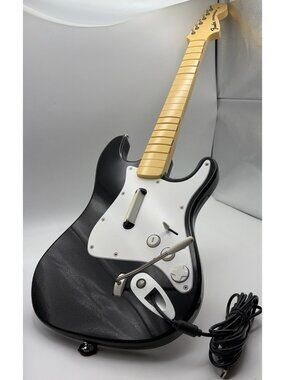 Rock Band Xbox 360 Fender Stratocaster Wired Guitar Model #822152 Tested working